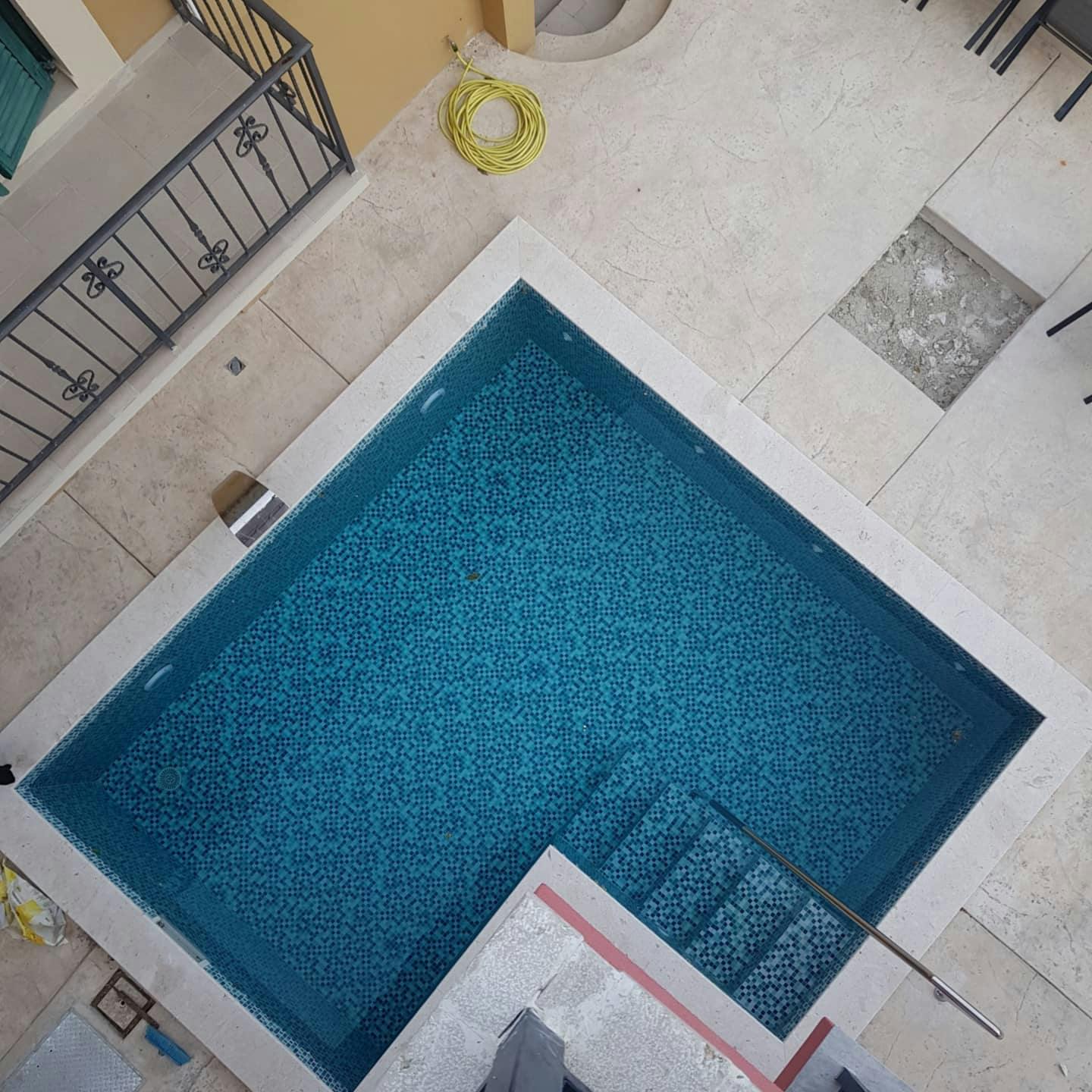 Pool from above - Gradiosnica